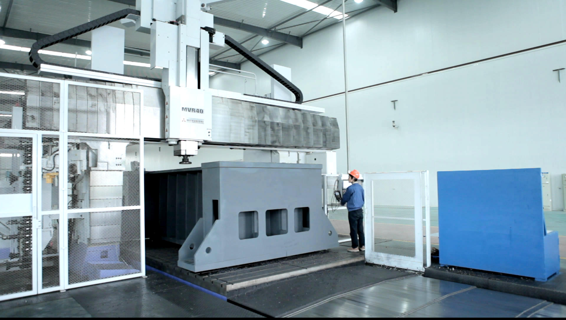 Chế tạo máy dập bằng máy phay CNC của Mitsubishi